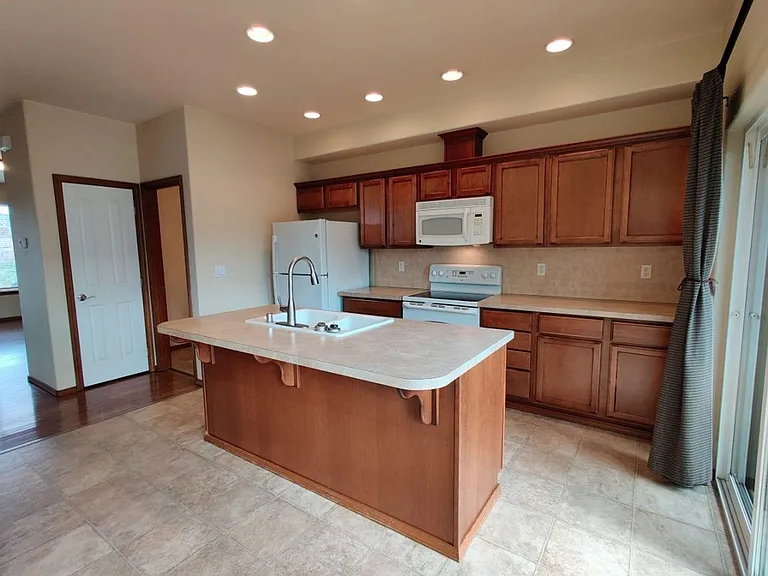 515 Ferry St SW #B — Photo 6