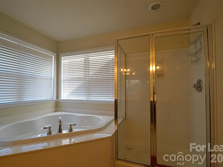 221 Montibello Dr — Photo 17