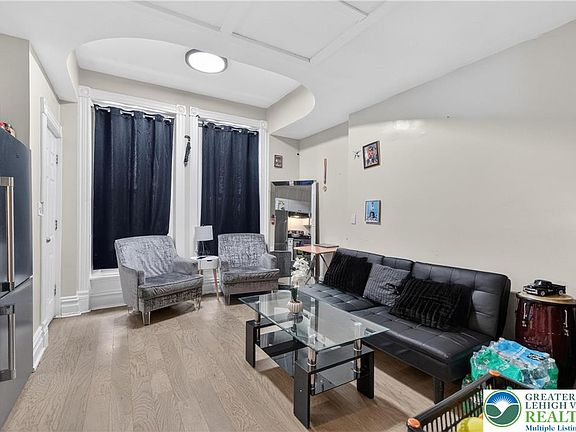 4th image of 106 N 8th St