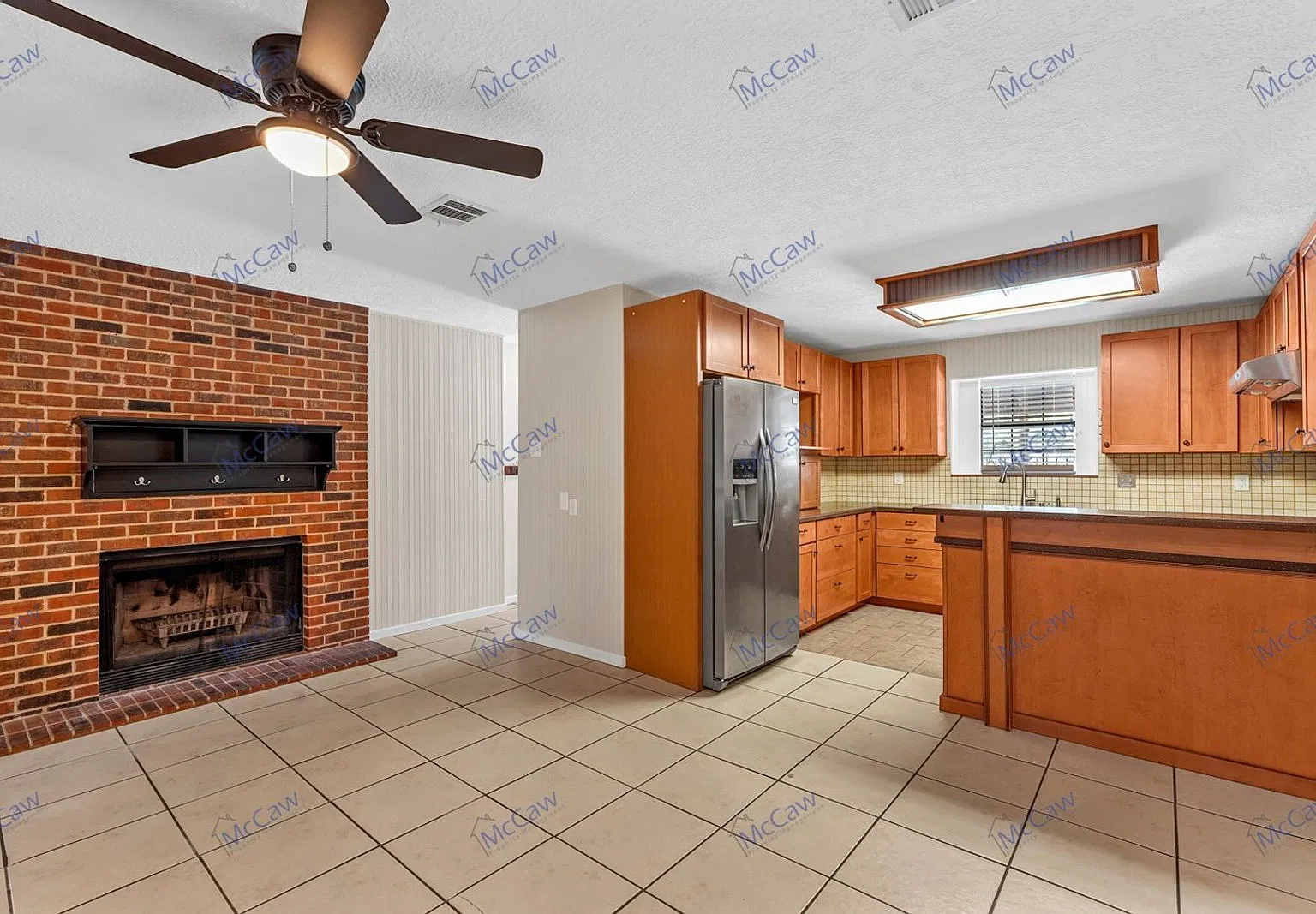 4 bed, 2.5 bath, 2340 sqft, $3,000 — Photo 4