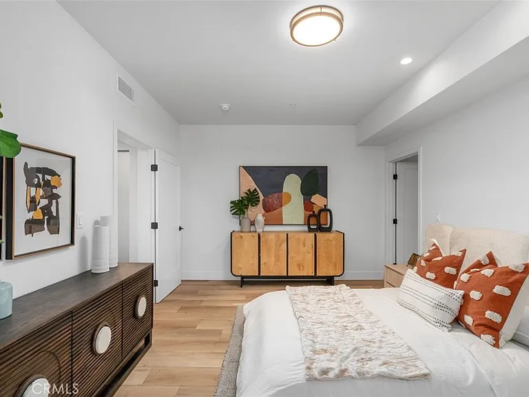 150 S Oak Knoll Ave #205 — Photo 8