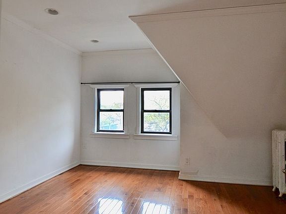 4th image of 386 Lafayette Ave APT 2