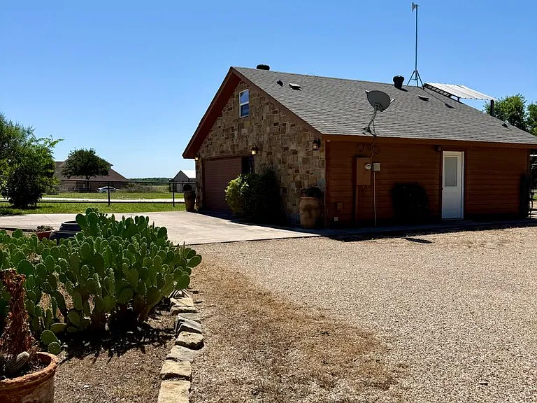 8033 Lax Dr — Photo 4