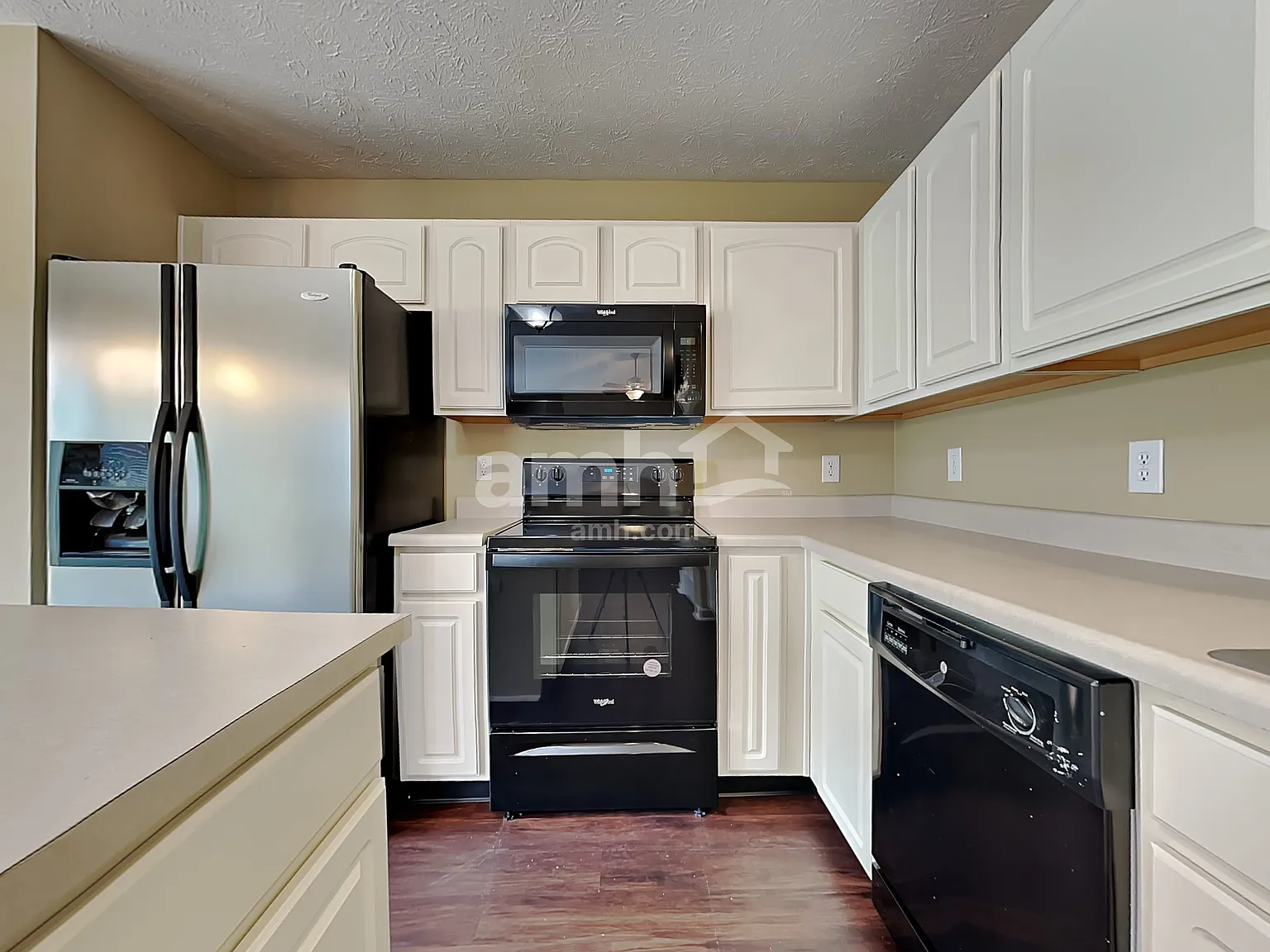 3 bed, 2.0 bath, 1461 sqft, $1,895 — Photo 3