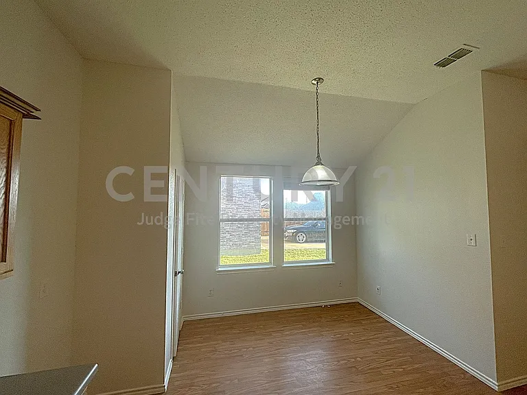 1616 Logan Dr — Photo 17