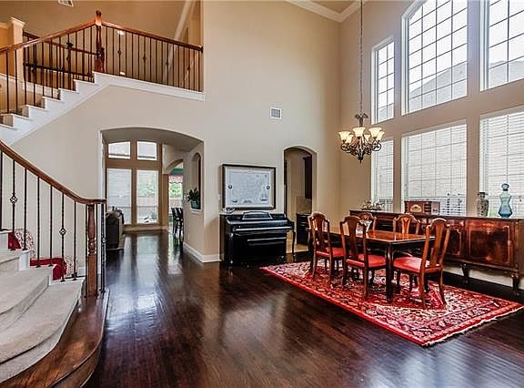 5th image of 2214 Glasgow Dr