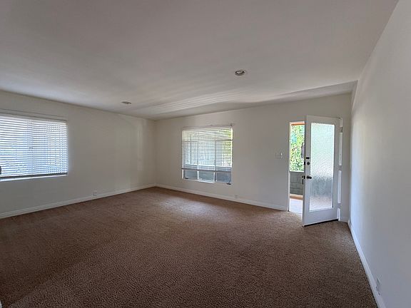 4th image of 1127 Huntington Dr N #8