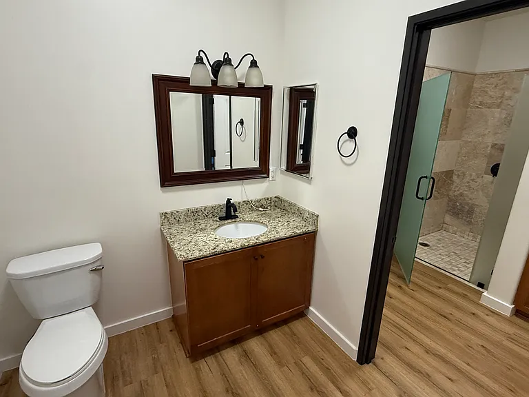 255 W 7th St #26 — Photo 19