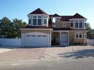 37 Bayview Ave, Beach Haven, NJ 08008