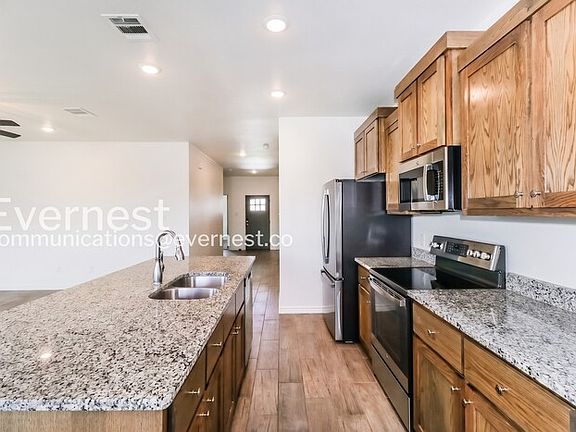 4th image of 845 Freedom Cir