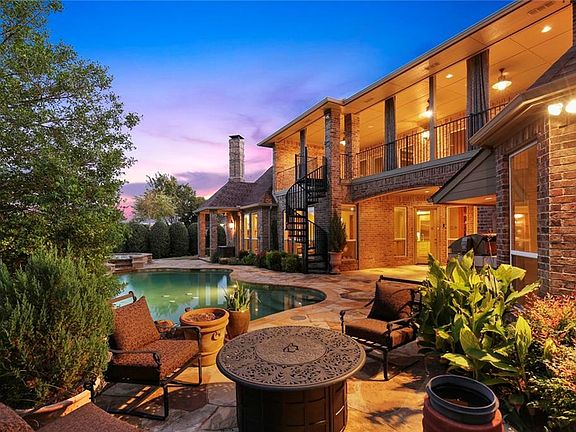 4th image of 7506 Covewood Dr