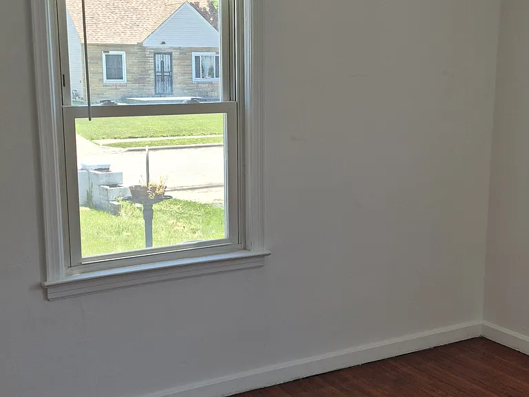 2553 Lexington Ave — Photo 8