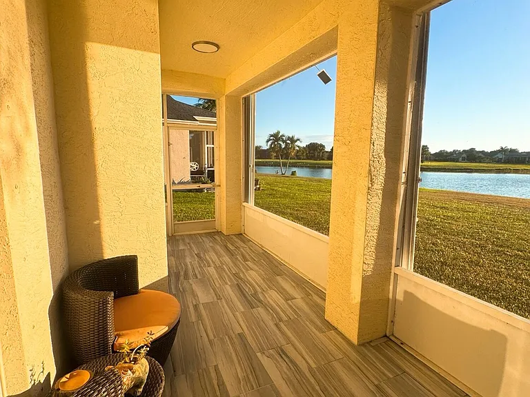 532 SW Indian Key Dr — Photo 30