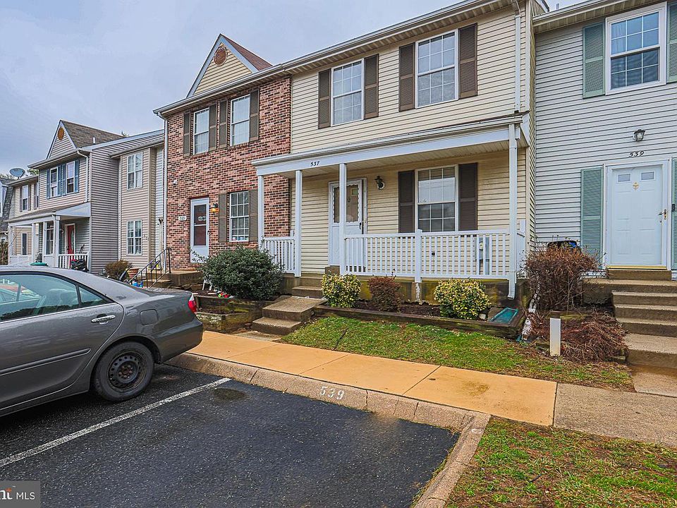 1st image of 537 Park Manor Cir Unit 14