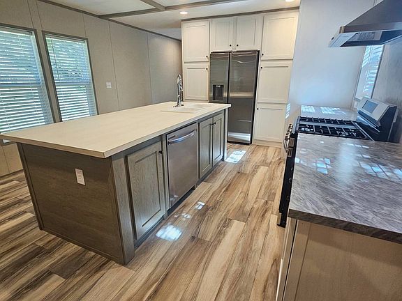 4th image of 3700 28th St Space 200