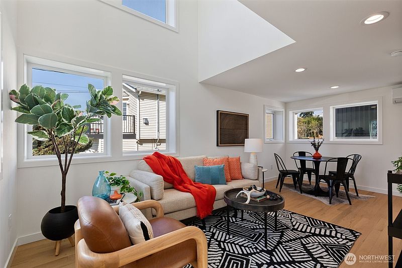 4th image of 1556 S Pearl Street #C