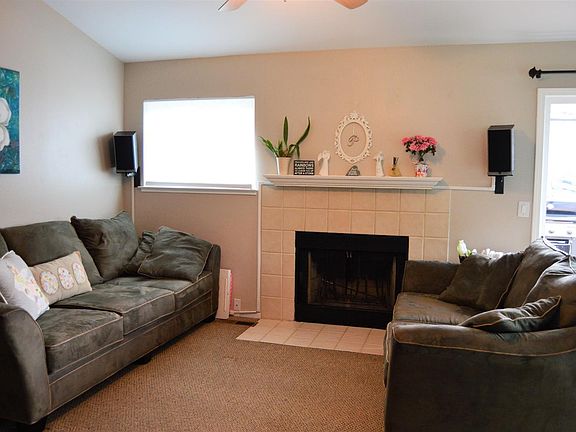 3rd image of 1494 Jeffrey Ln
