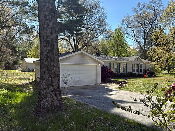 3rd image of 10 S Hilton Park Rd