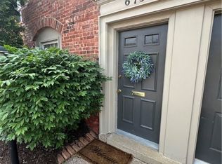 673 Robinwood Dr, Pittsburgh, PA