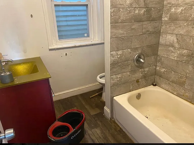 335 Washington Ave — Photo 4