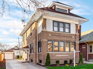 9534 S Seeley Ave, Chicago, IL 60643