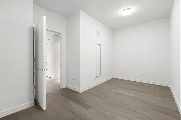 Rented by Essence Realty LLC | media 10