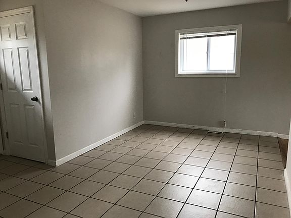 3rd image of 1109 Prigge Ave