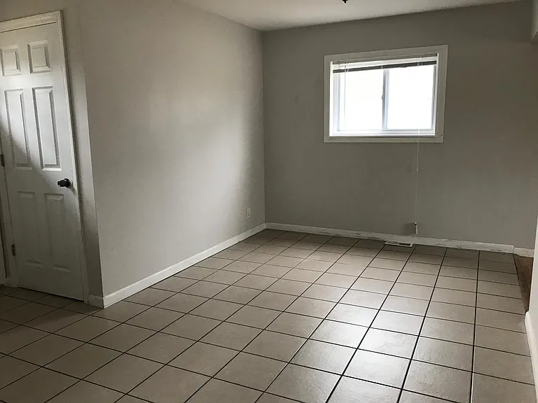 1109 Prigge Ave — Photo 3