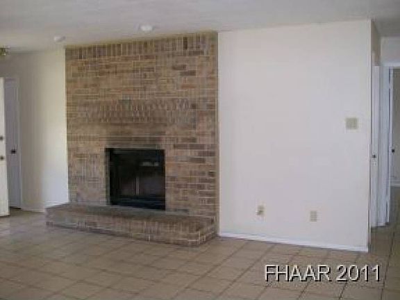 3rd image of 1404 Rose Ave
