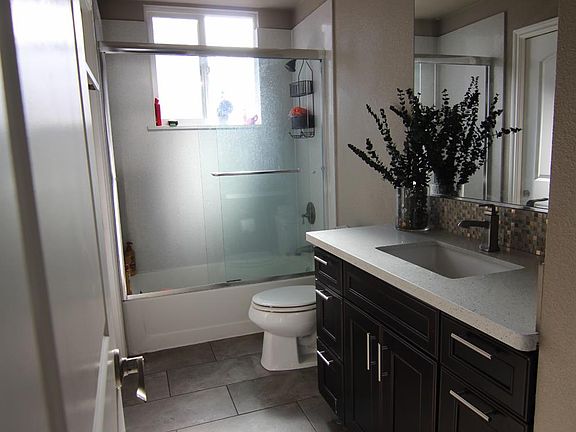 5th image of 21153 Estancia Cmn