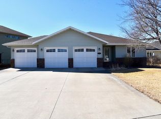 1109 Winchester Dr, Pierre, SD 57501