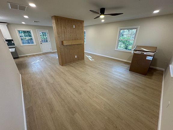 4th image of 318 Wyman Dr