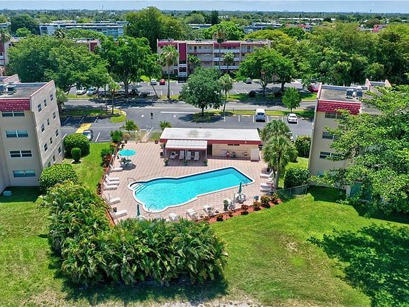 3rd image of 1040 Country Club Drive #205