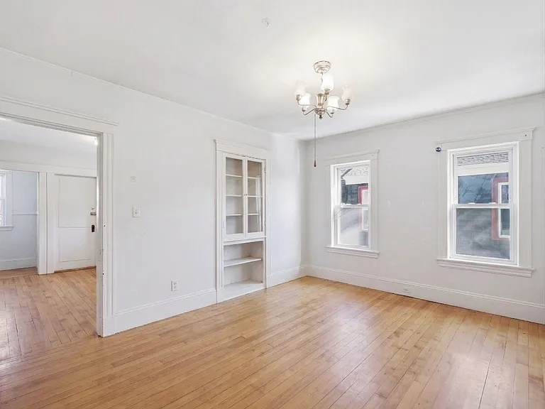 19 Irma Ave #B — Photo 2