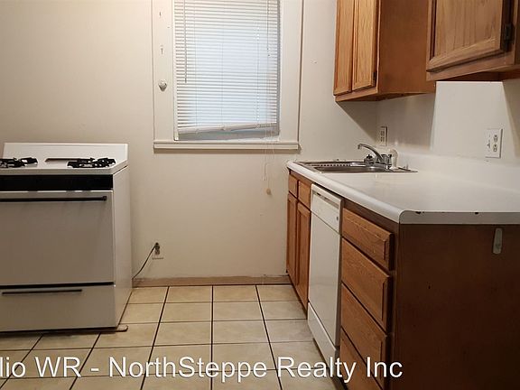 3rd image of 51 W Blake Ave