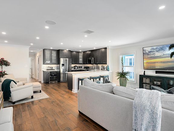 4th image of 220 E Morse Blvd APT 205