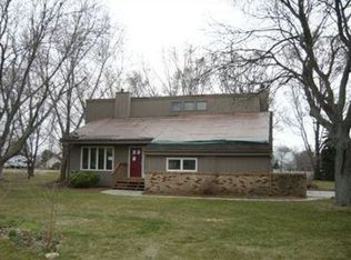 4091 Montclair Rd, Roscoe, IL 61073