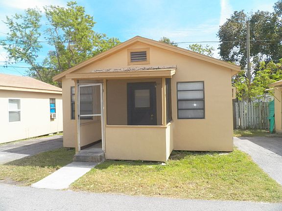 3rd image of 2595 50th Ave N Unit 9