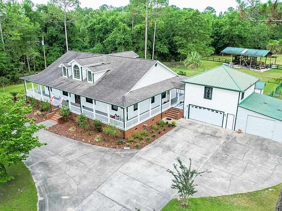 3rd image of 15 Sweetwater Cir
