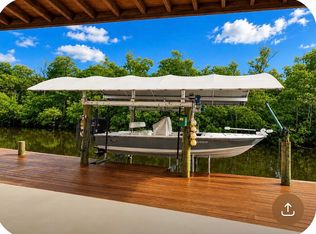610 Collier Ave, Everglades City, FL 34139