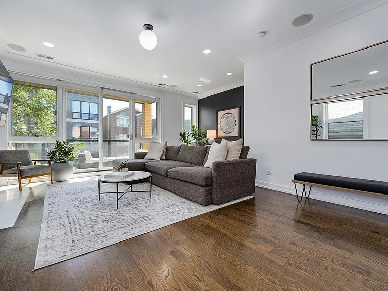 1424 W Walton St #2 — Photo 7