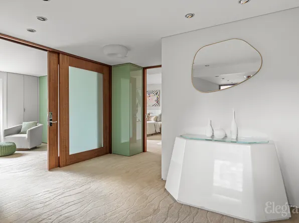 118 East 60th Street image 18 of 22