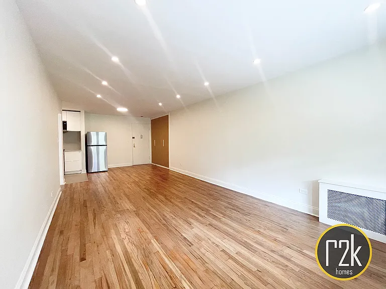 3825 Parsons Blvd #5L — Photo 7