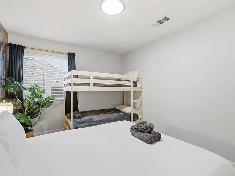 2831 Rosewood Blvd — Photo 31