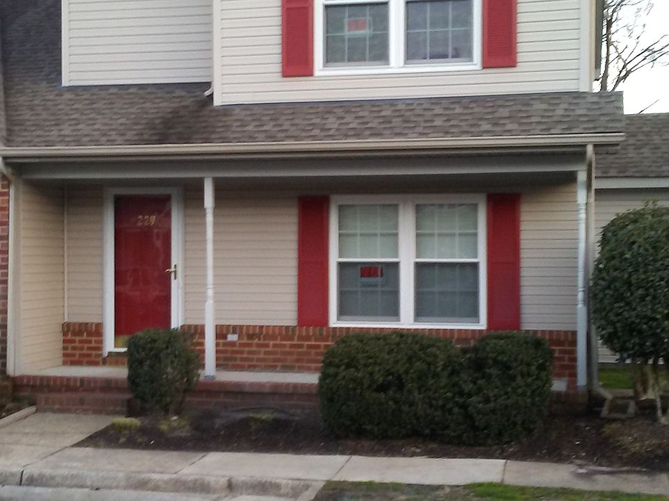 1st image of 229 N Hill Ln