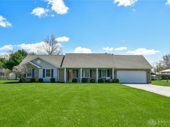 1094 Mitchell Rd, Wilmington, OH 45177