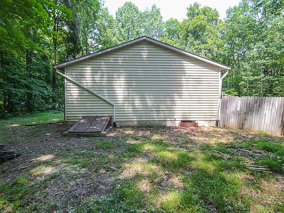 5th image of 104 Beideman Dr