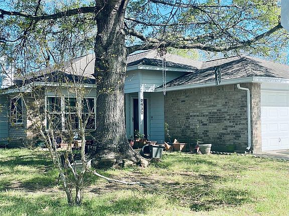 2nd image of 2950 Walnut Springs Dr