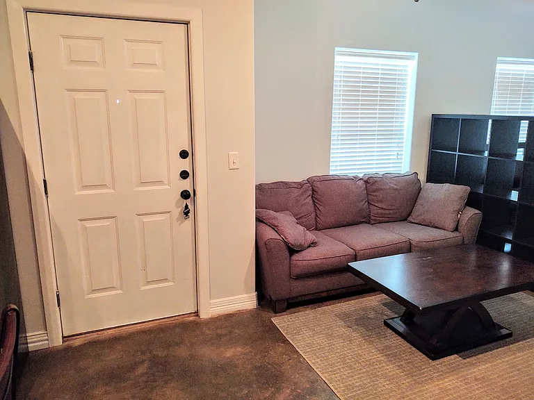 Hickory Park Apartments — Photo 14