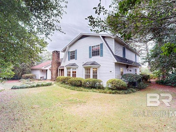 2nd image of 6601 Horsemans Cir